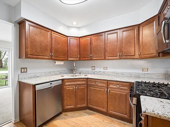 5th image of 1099 Quaker Hill Ct #1099