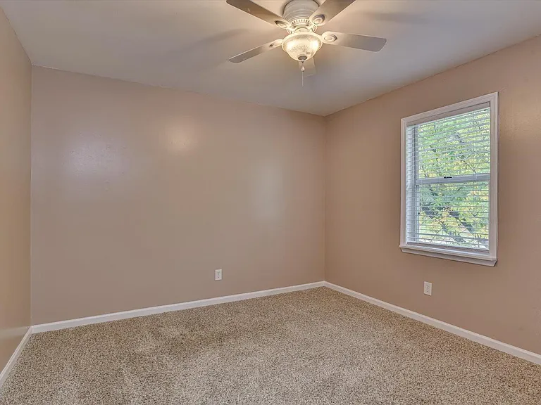 202 Holden Dr — Photo 29