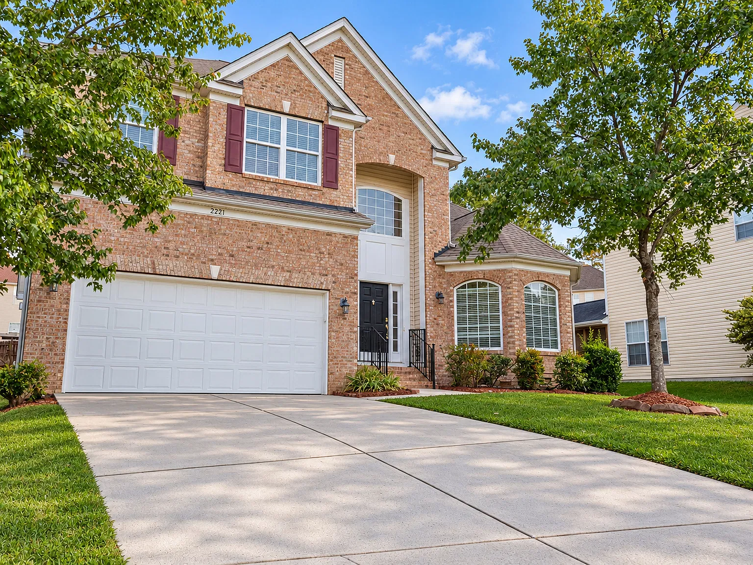 5 bed, 2900 sqft, $3,000 — Photo 2
