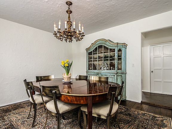 Formal dining room