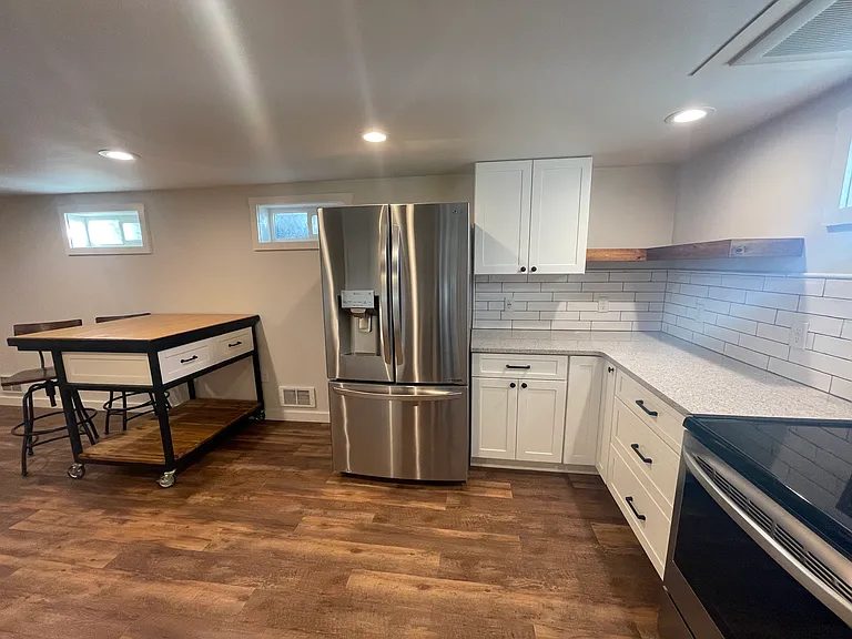 1634 E Glass Ave — Photo 21