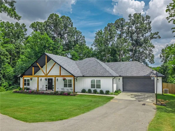 807 E Bowen Blvd, Fayetteville, AR 72703