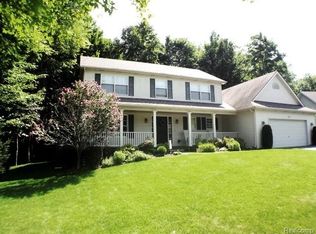 1285 Springwood Ct, Howell, MI 48843