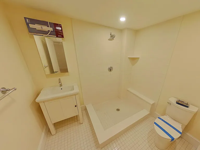 15 Melvin Ave #17B — Photo 1