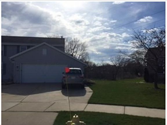 2nd image of 1909 Longbow Ct
