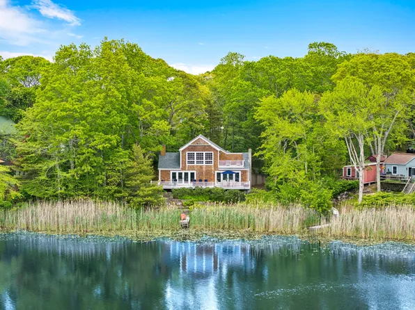 141 Big Fresh Pond Rd, Southampton, NY 11968