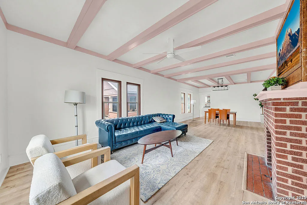 115 W Highland Blvd — Photo 3