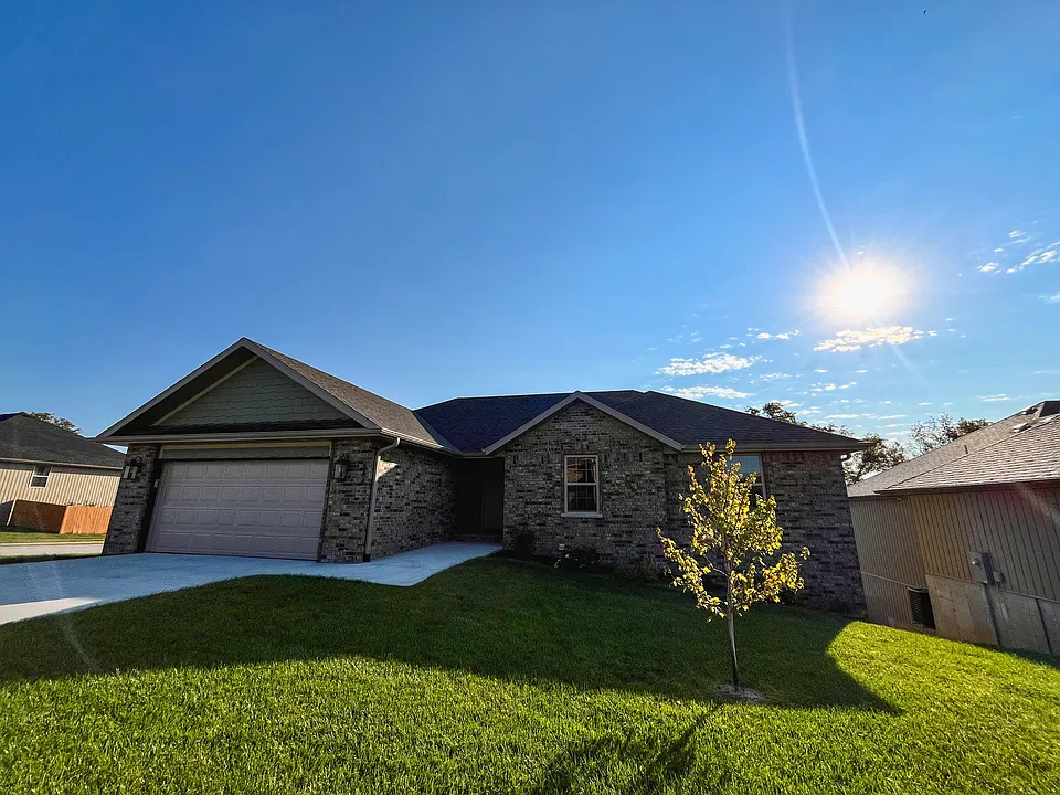 844 S Eastridge