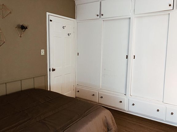 3rd image of 3515 Veteran Ave