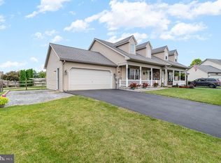 473 Daisy Dr, New Holland, PA 17557
