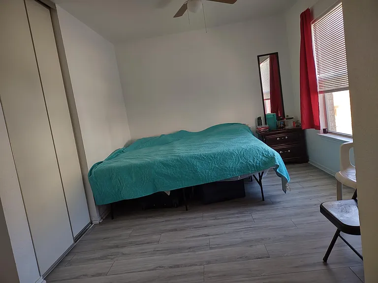 19 Fannin Post — Photo 13