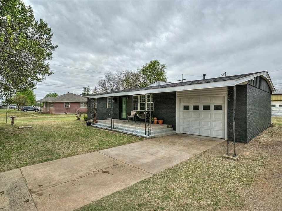 1st image of 105 NW 7th St