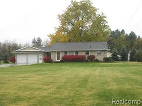 7117 Clio Rd, Mount Morris, MI 48458