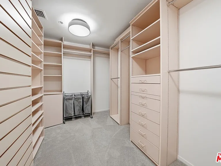 10430 Wilshire Blvd #1701 — Photo 15
