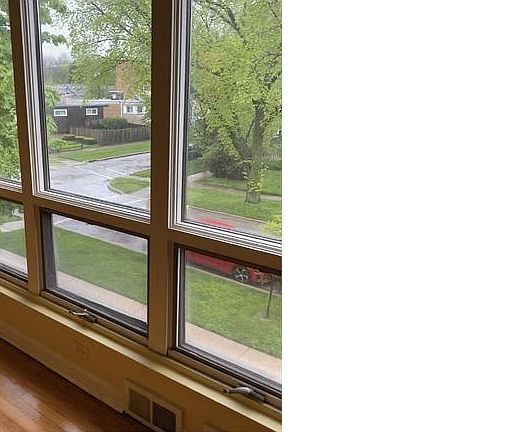4th image of 301 Elmwood Ave #2S