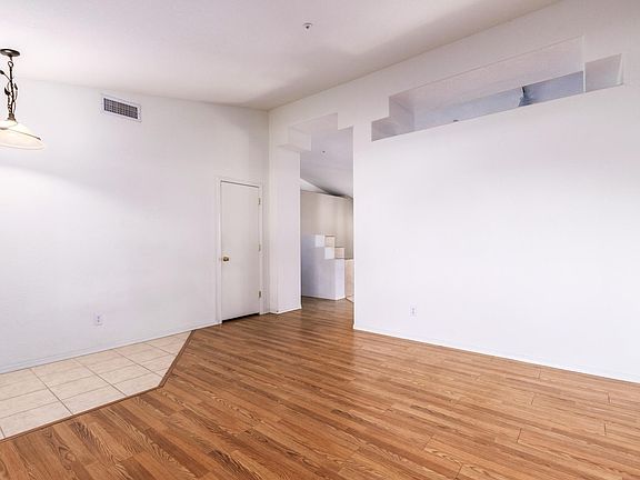 5th image of 8724 W Paradise Ln