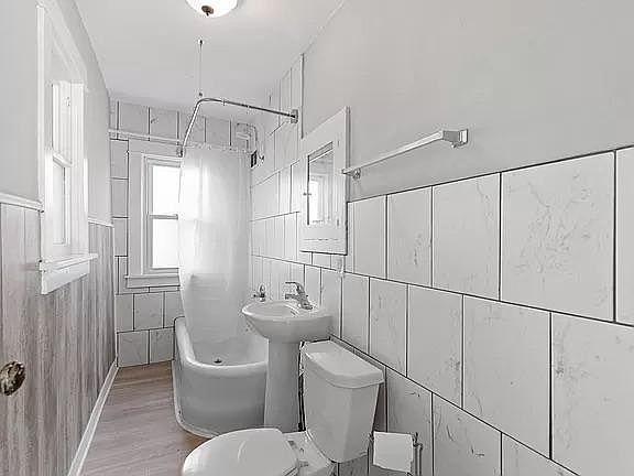 5th image of 3613 2nd St NE #2