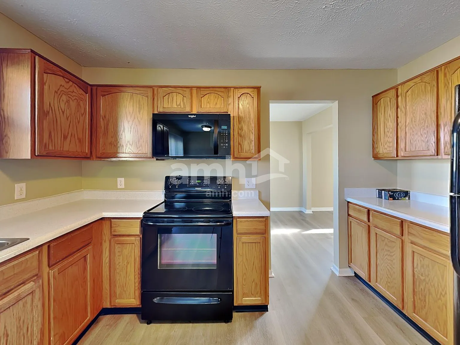 4 bed, 2.5 bath, 2583 sqft, $2,465 — Photo 3