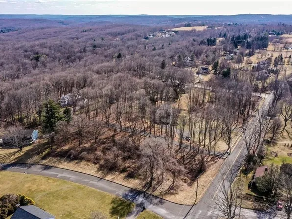 69 Obtuse Road South, Brookfield, CT 06804