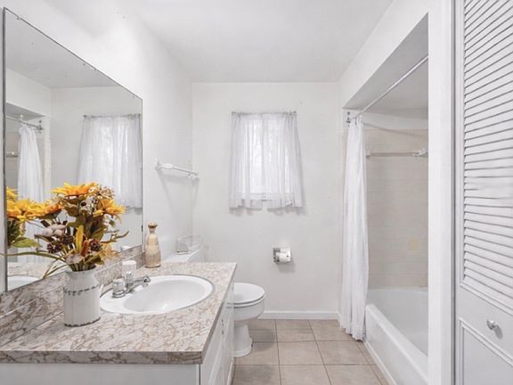 5th image of 3522 Ridgecliffe Dr