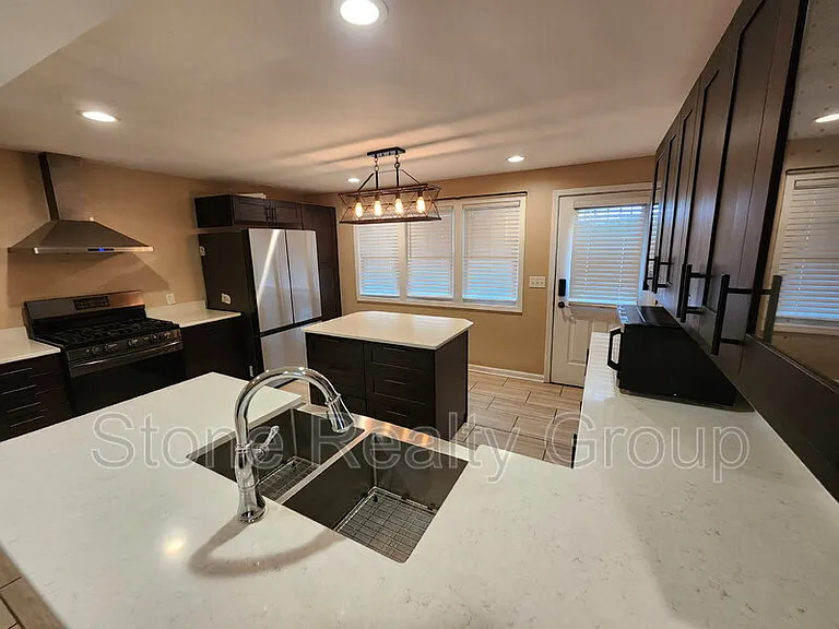 1440 S Brown Ave — Photo 5