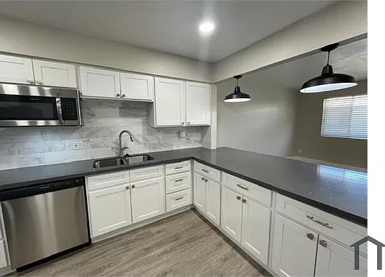 2012 W Orangewood Ave #2 — Photo 7