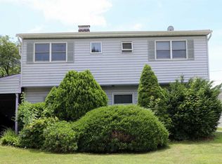 121 Farmedge Rd, Levittown, NY 11756