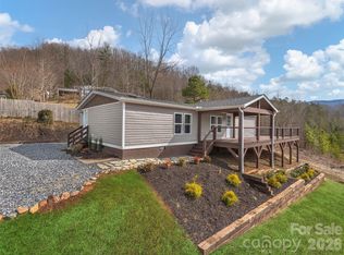 22 Honey Locust Ln, Candler, NC 28715