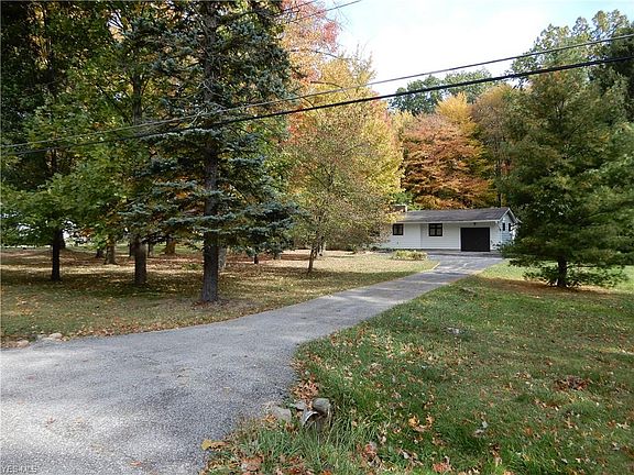 3rd image of 2885 Cricket Ln