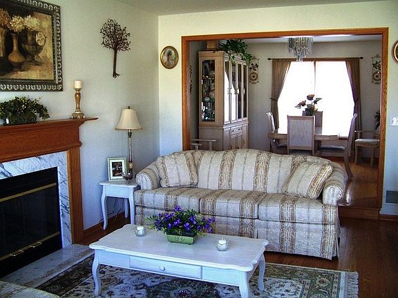 Living Room/Dining Room!