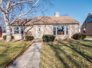 828 Florence Ave, Racine, WI 53402