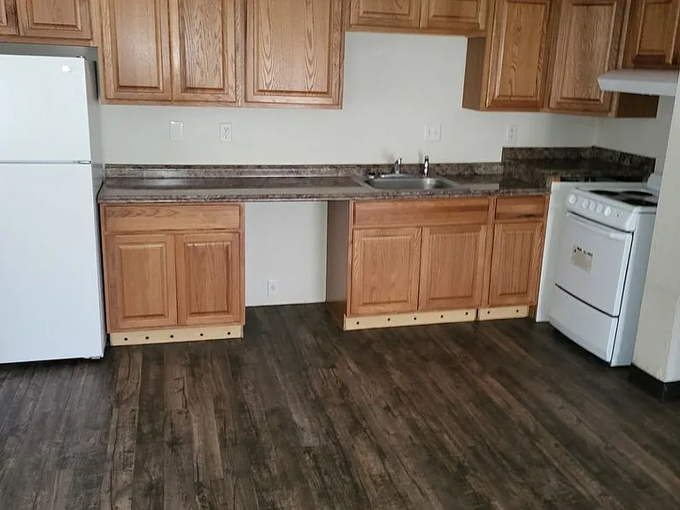 385 E Cherry Ave — Photo 9