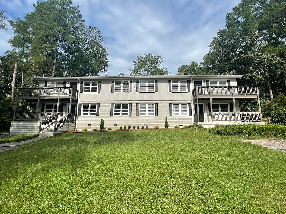 207 Charleston Ave