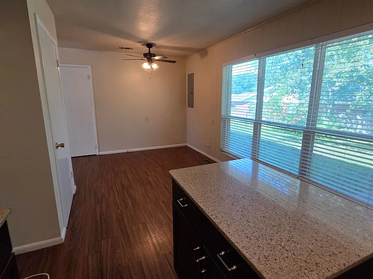 6251 Shadydell Dr — Photo 7