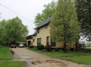 340 N 5th St, Capron, IL 61012