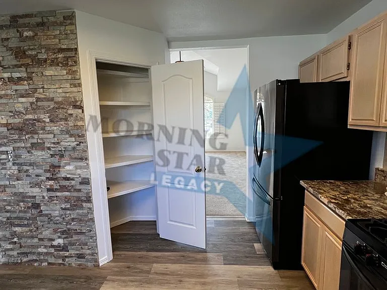 703 City View Dr — Photo 7