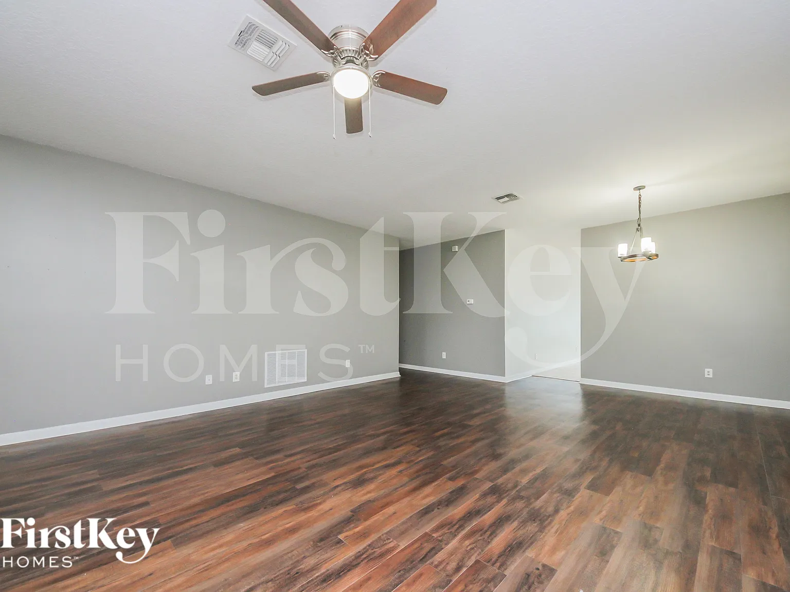 4 bed, 2.0 bath, 1795 sqft, $2,060 — Photo 2