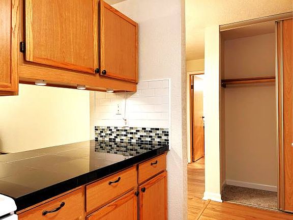 One-Bedroom Kitchen