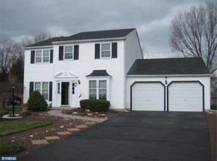9 Penn Cir, Holland, PA 18966