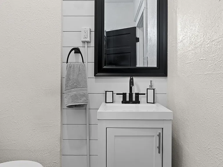 2321 Russell Blvd #1STFLOOR — Photo 17