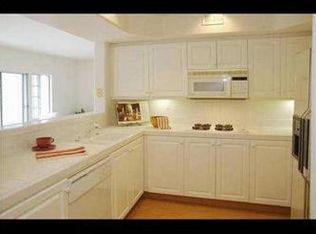 8637 Via Mallorca UNIT D, La Jolla, CA 92037