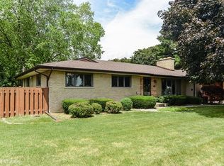 1010 Howard Ave, Des Plaines, IL 60018