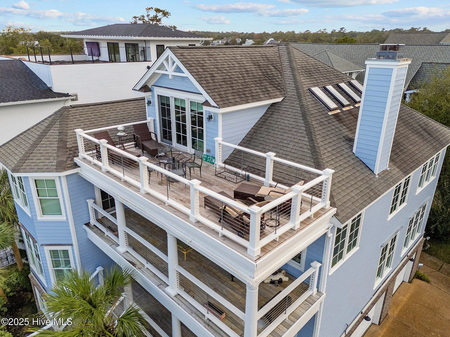 4 bed, 3.5 bath, 4050 sqft, $7,000 — Photo 4