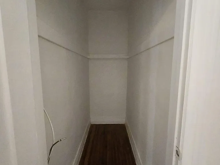 210 N Kenmore Ave #4 — Photo 6