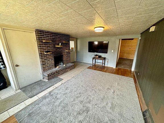 4th image of 205 Juneau STREET