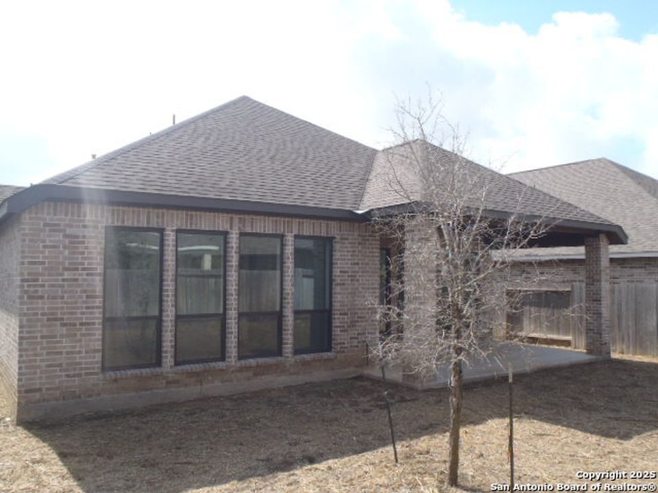 1948 Highland, Seguin, TX - More