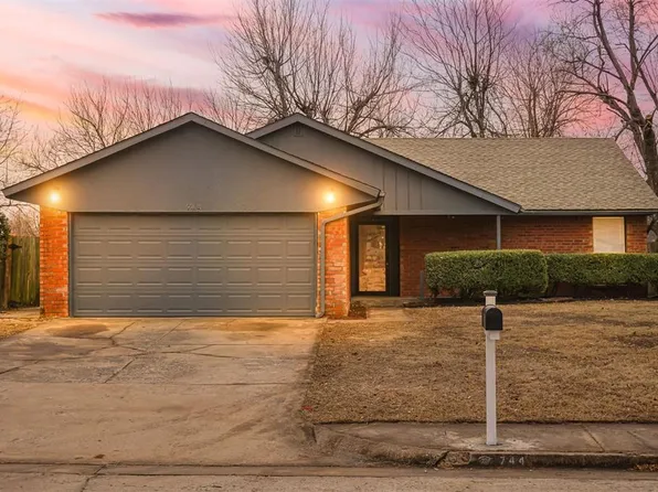 744 Mabel C Fry Blvd, Yukon, OK 73099