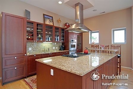 4th image of 1422 N La Salle Dr #2