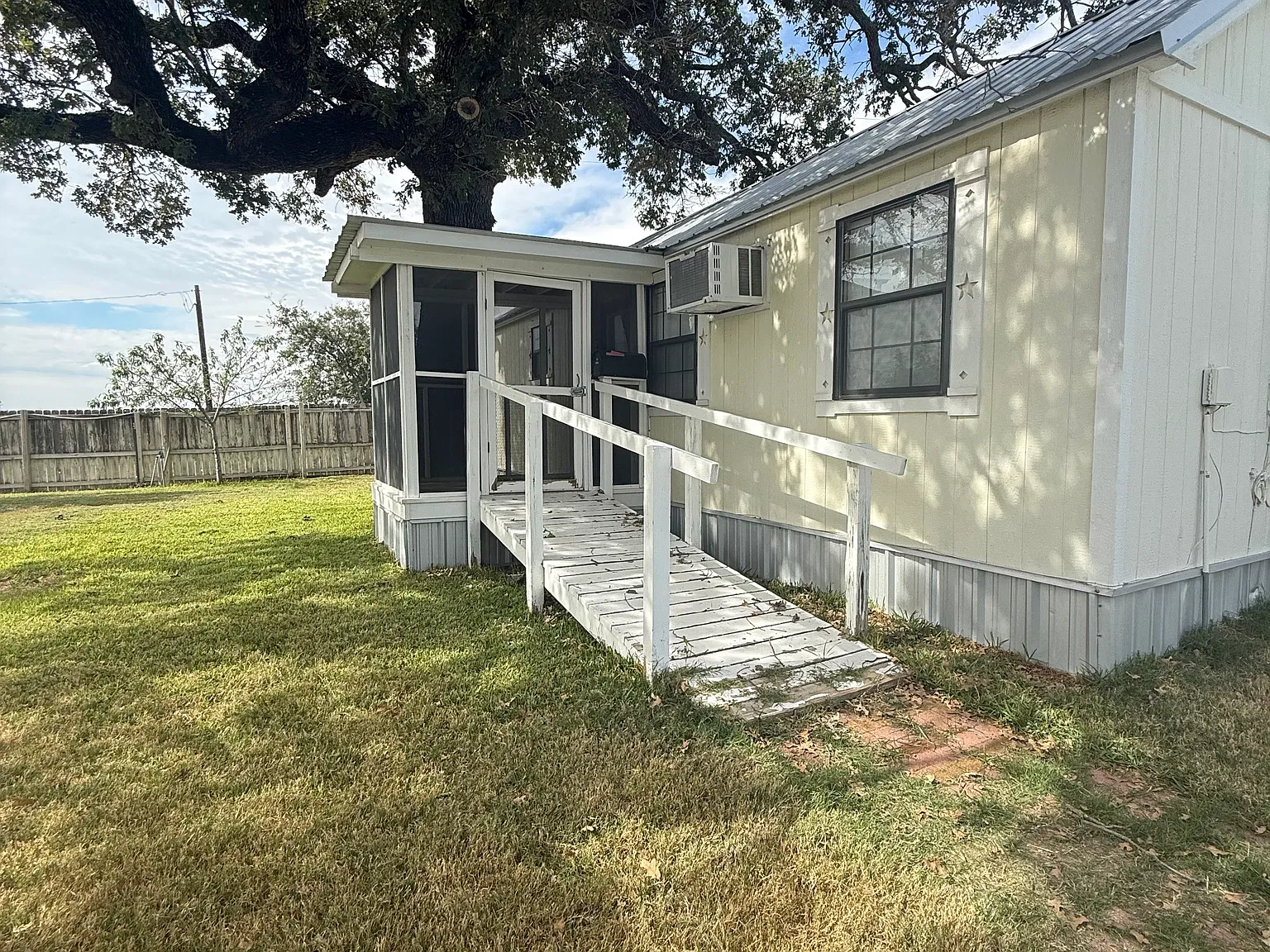1 bed, $1,000 — Photo 2