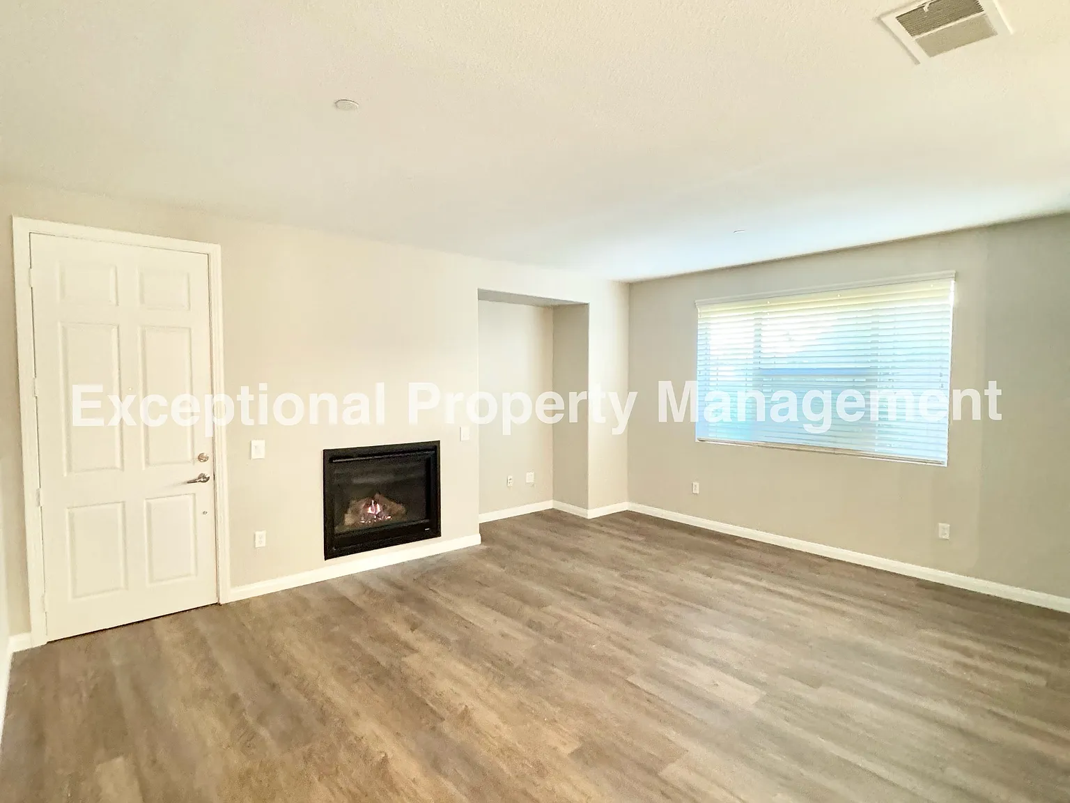 3 bed, 1572 sqft, $3,300 — Photo 4